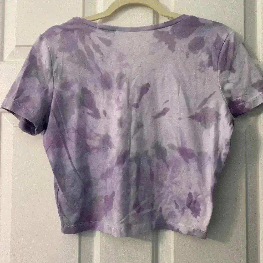 Wild Fable tie dye cropped v neck t shirt white purple faded look size L - Picture 2 of 5